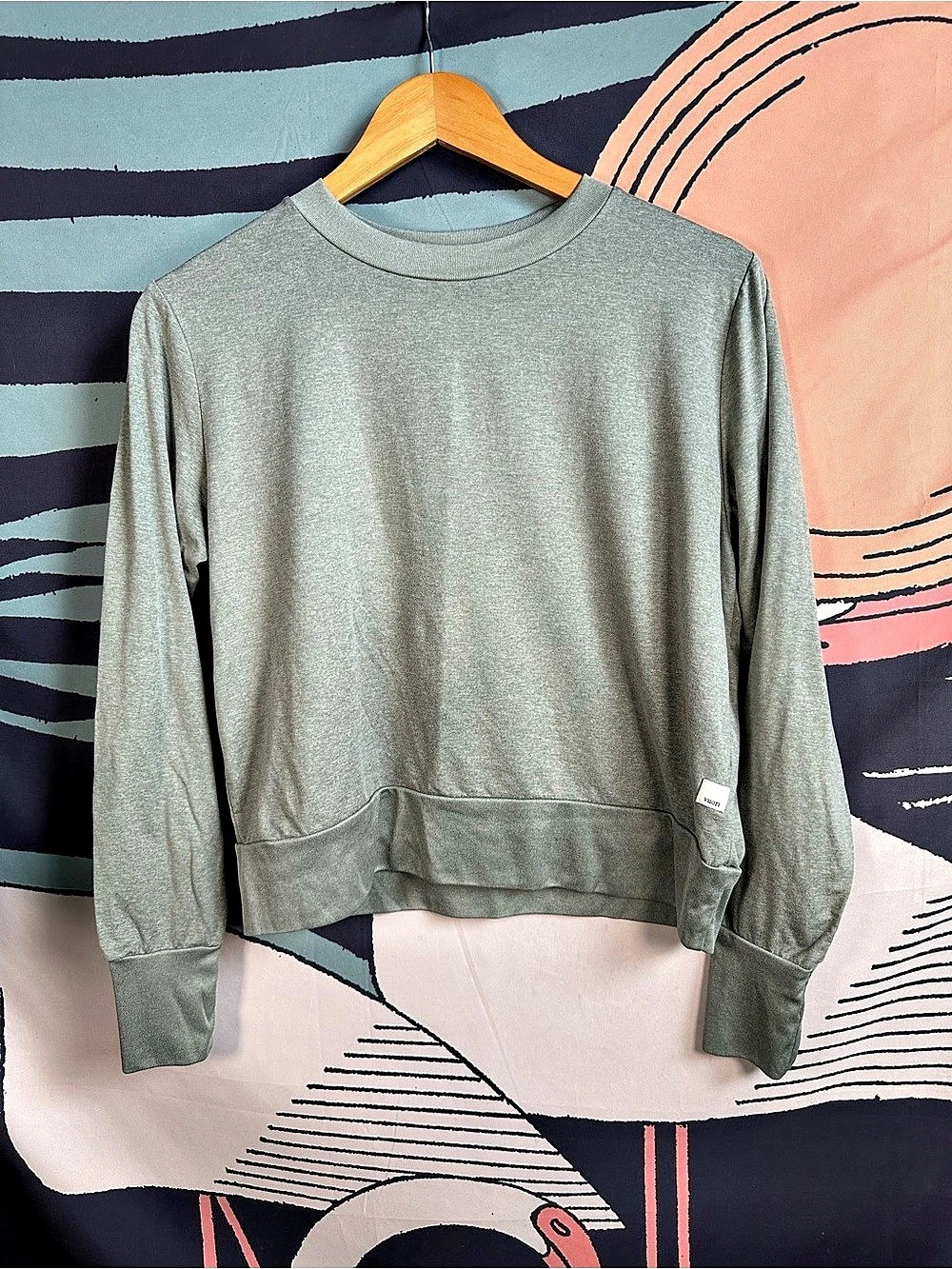 Vuori Daydream Crew Sage Green Long Sleeve Shirt Size Medium
